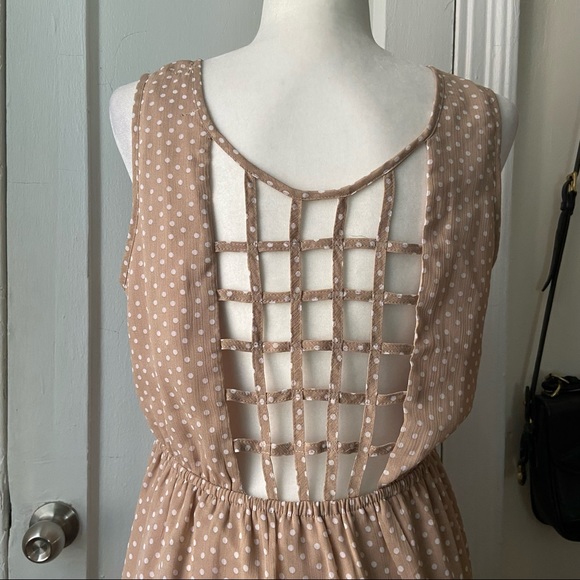 Cute tan and white polka dot summer dress - Picture 3 of 7